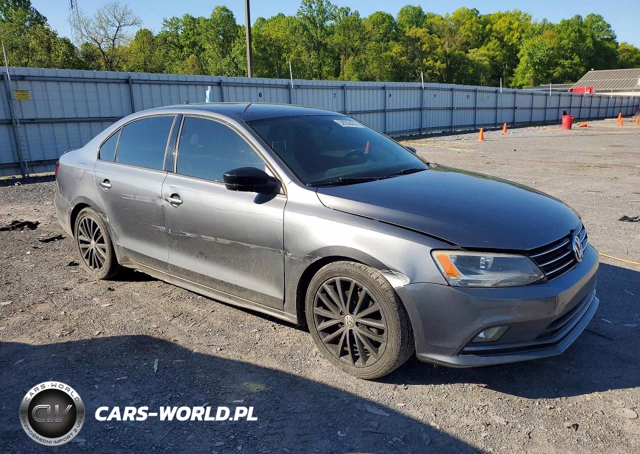 2016 Volkswagen Jetta Sport VIN:3VWB17AJ3GM240864 - 4