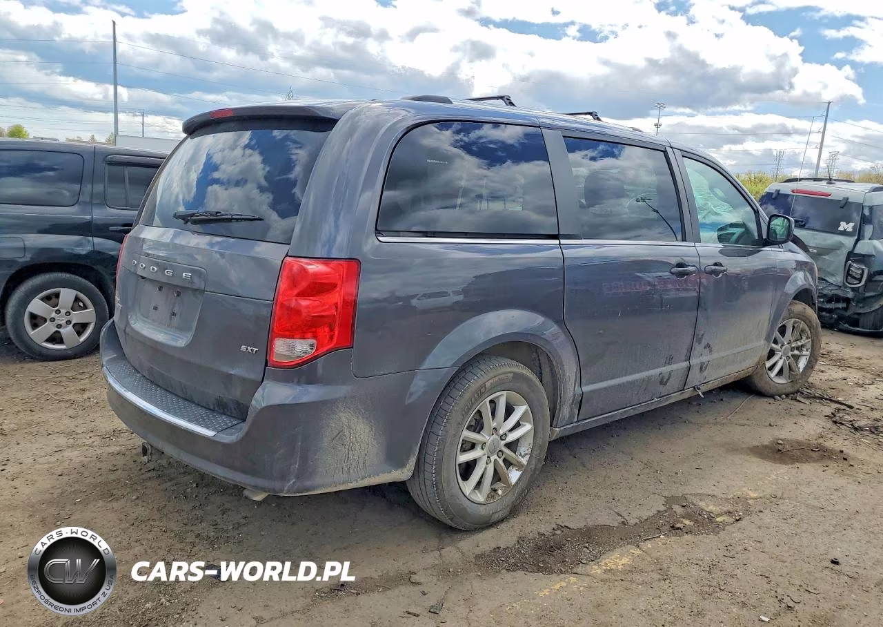 2018 Dodge Grand Caravan Sxt VIN:2C4RDGCG5JR309743 - 3