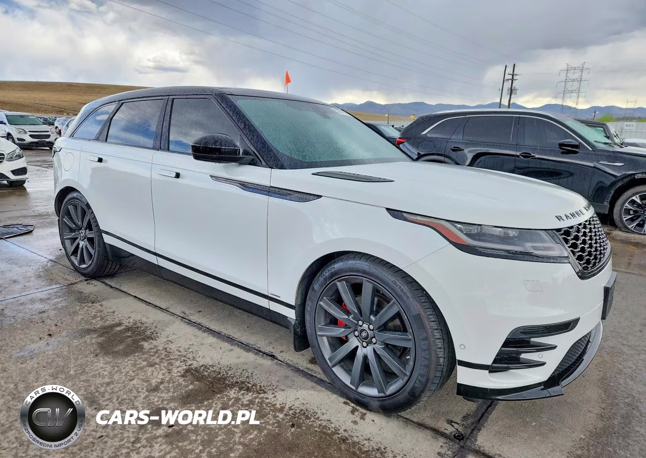 2018 Land Rover Range Rover Velar R-Dynamic Hse VIN:SALYM2RV9JA726607 - 4
