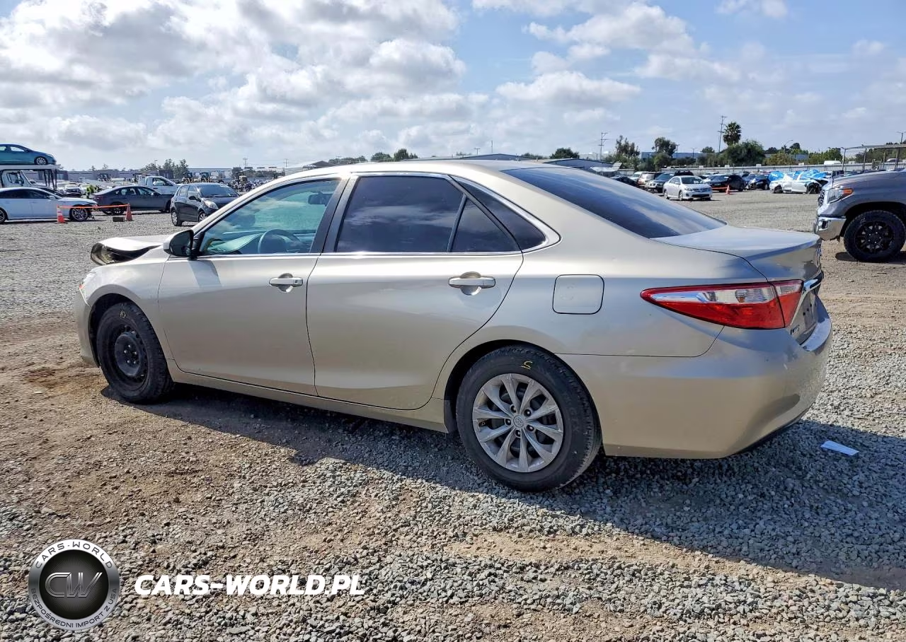 2015 Toyota Camry Le VIN:4T1BF1FK8FU105095 - 2