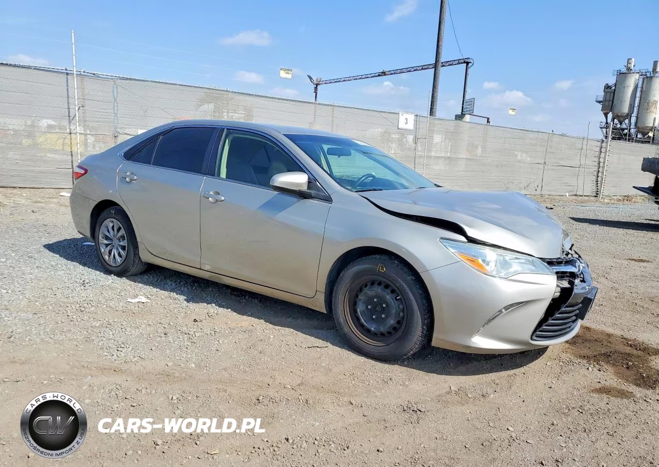 2015 Toyota Camry Le VIN:4T1BF1FK8FU105095 - 4