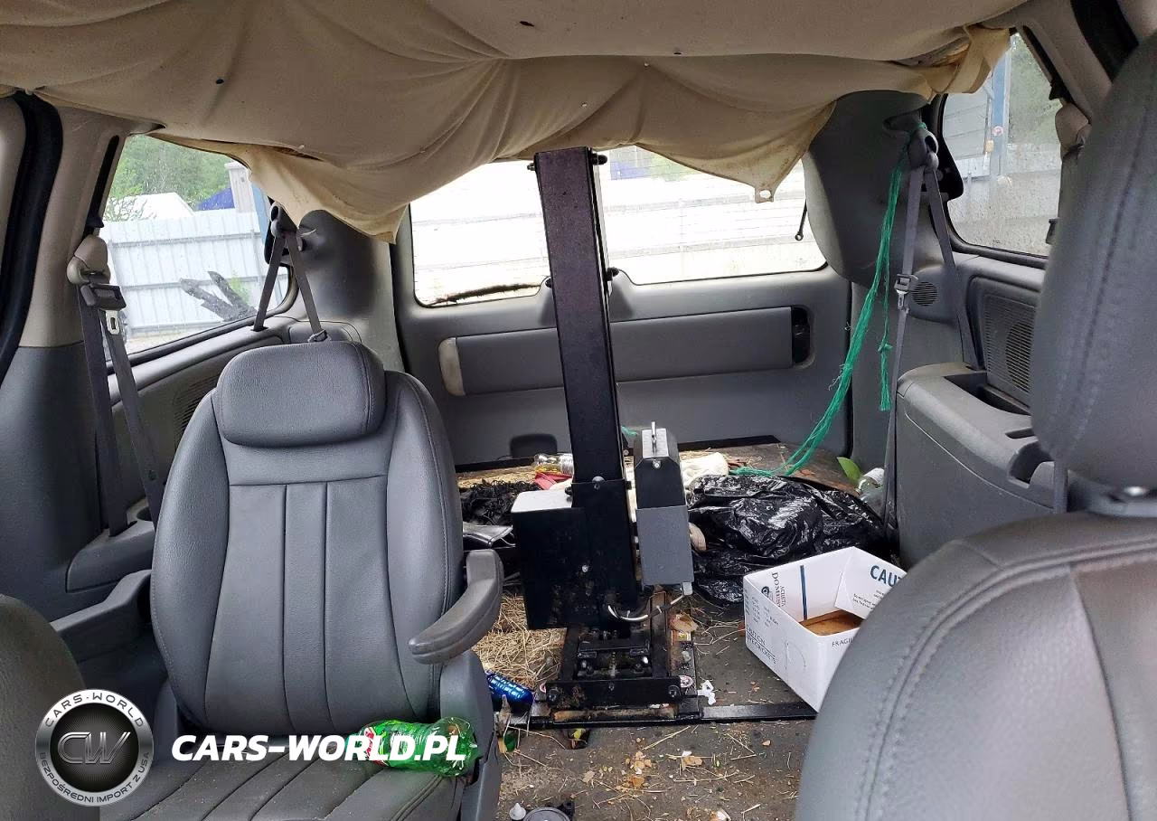 2007 Dodge Grand Caravan Sxt VIN:2D4GP44L47R132025 - 10
