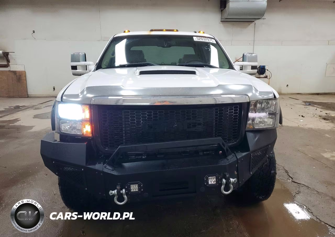 2011 GMC Sierra K3500 Denali VIN:1GT426C87BF150879 - 5