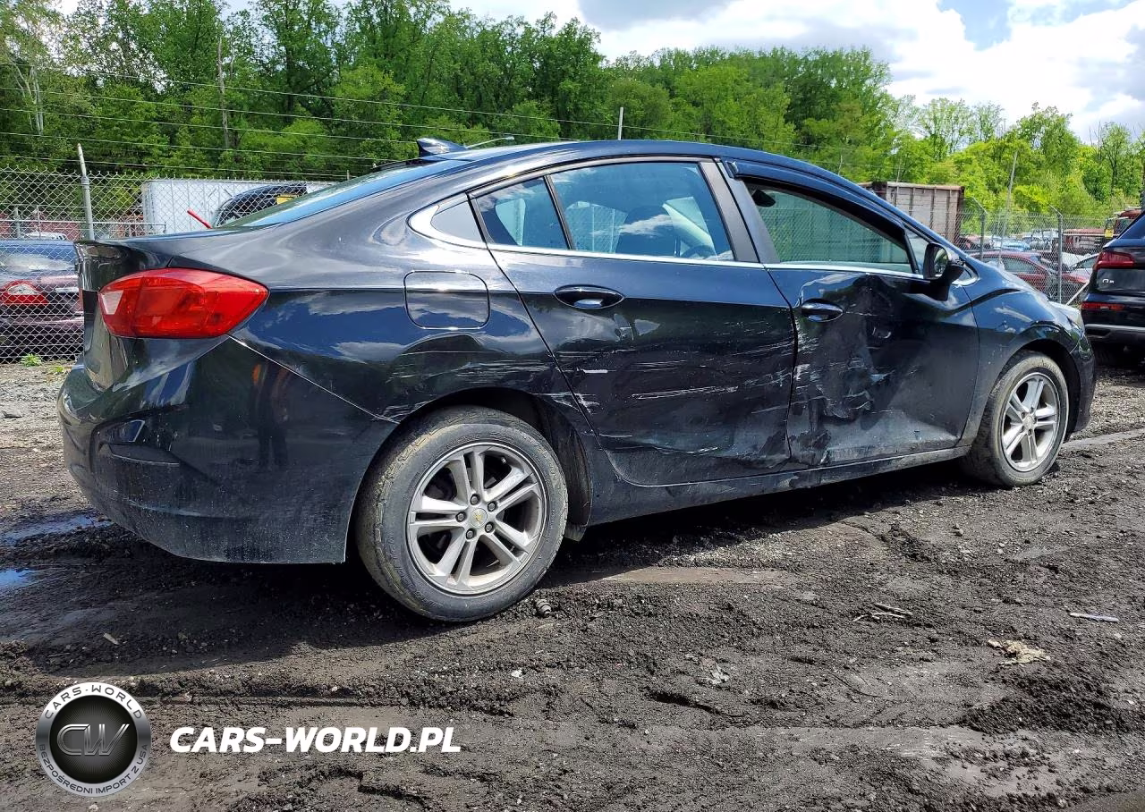 2017 Chevrolet Cruze Lt VIN:1G1BE5SM7H7102026 - 3