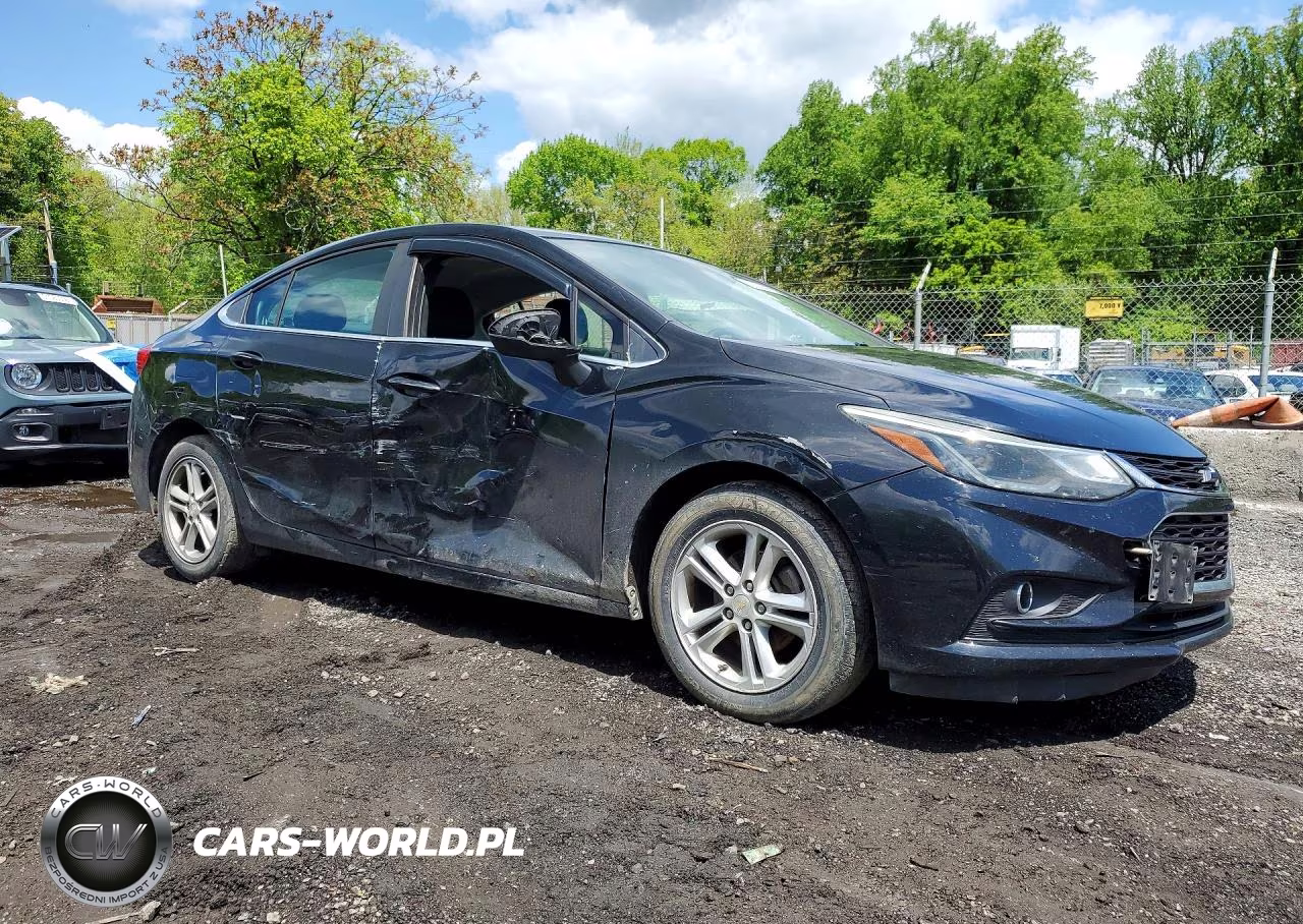 2017 Chevrolet Cruze Lt VIN:1G1BE5SM7H7102026 - 4