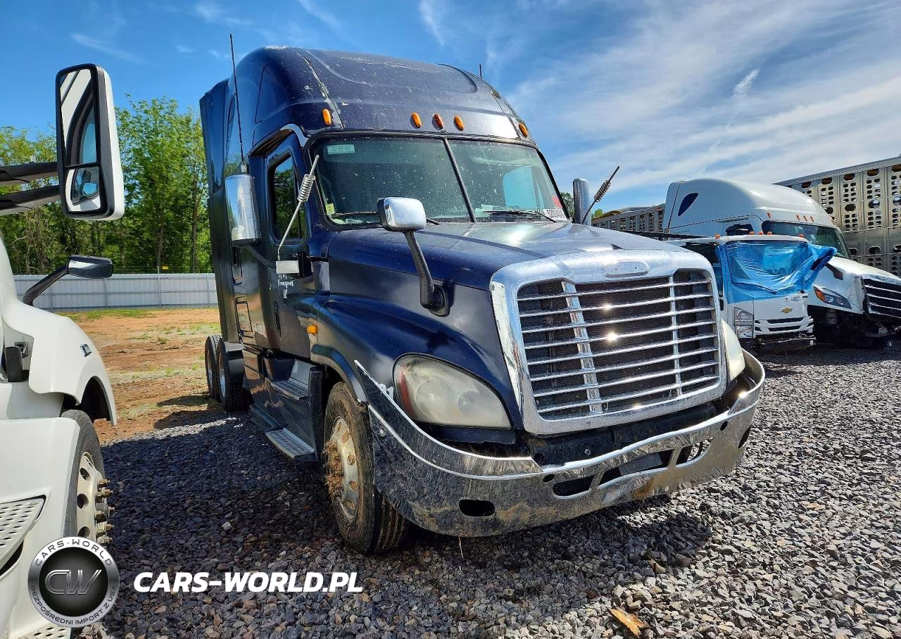 2013 Freightliner Cascadia 125 Semi Truck