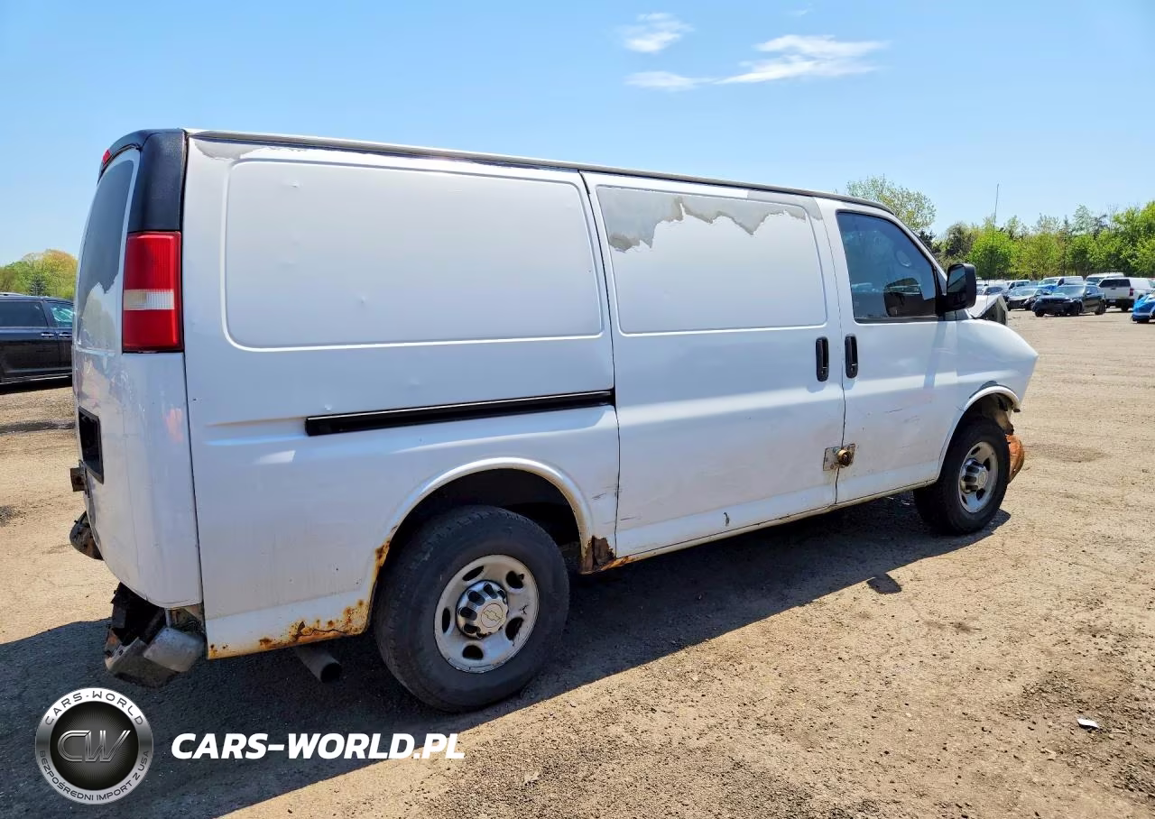 2010 Chevrolet Express G2500 VIN:1GCZGFBA7A1119932 - 3