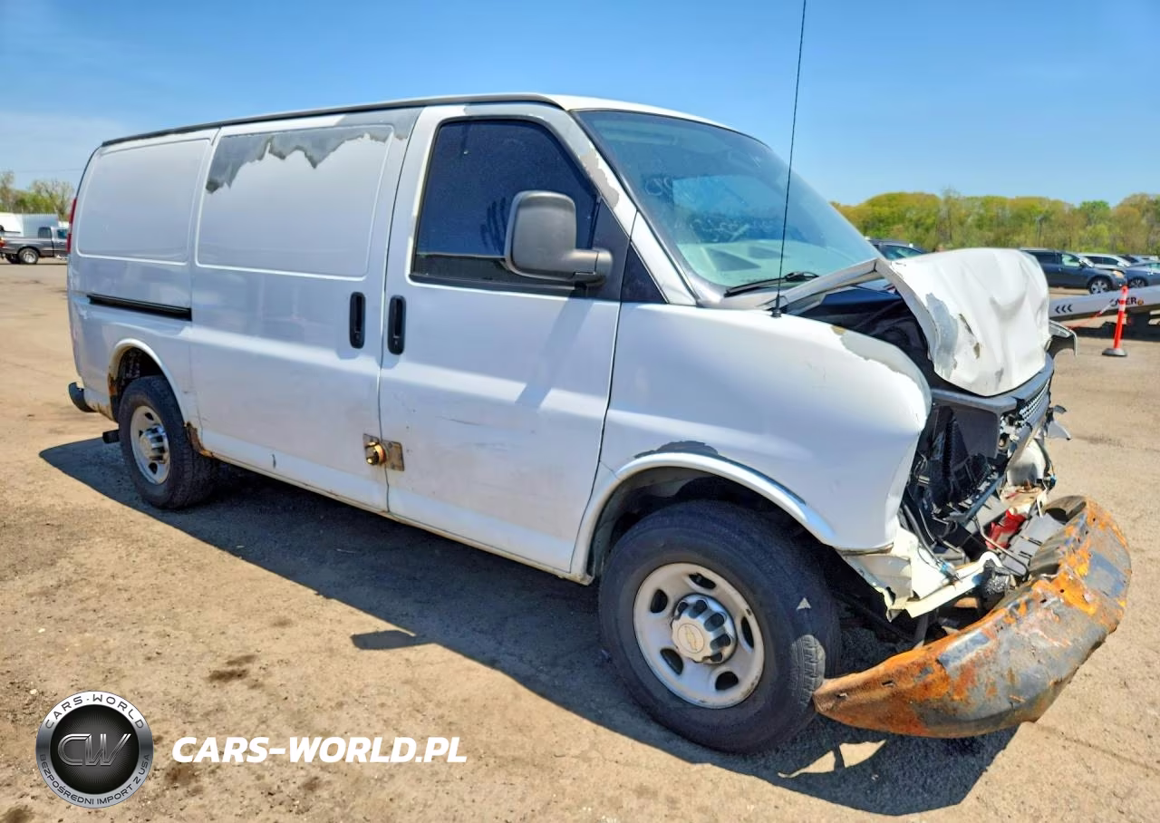 2010 Chevrolet Express G2500 VIN:1GCZGFBA7A1119932 - 4