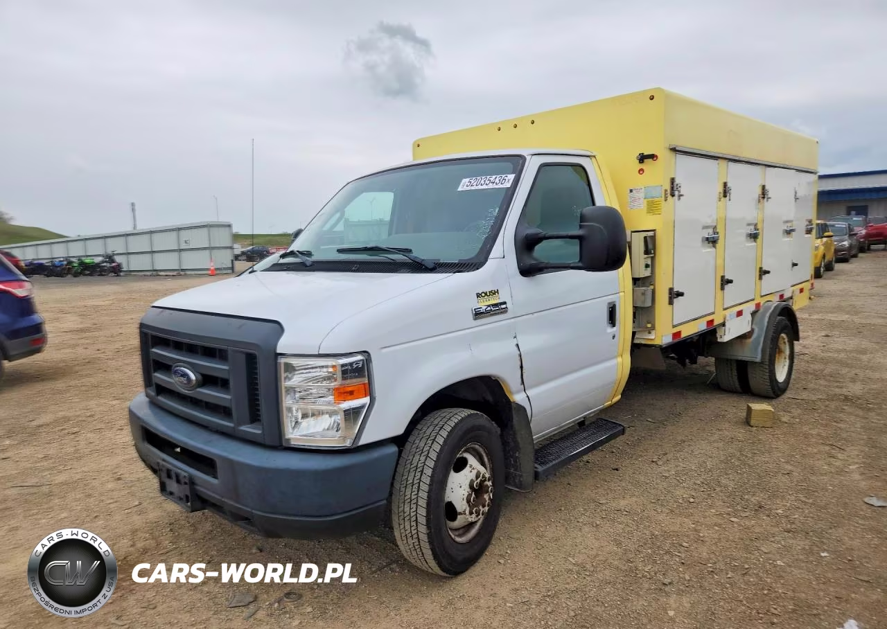 2018 Ford Econoline E450 Super Duty Cutaway Van