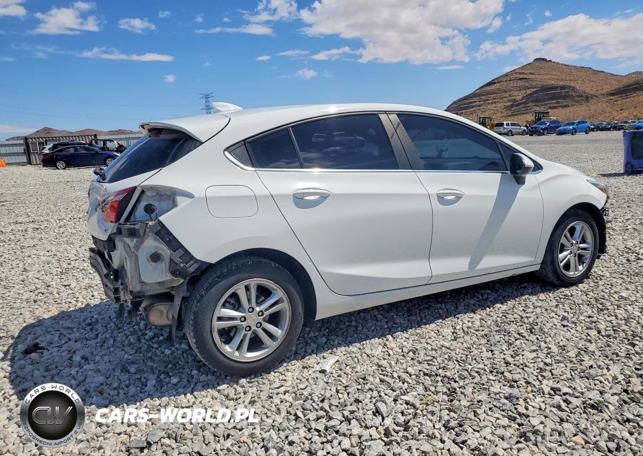 2018 Chevrolet Cruze Lt VIN:3G1BE6SM6JS578037 - 3