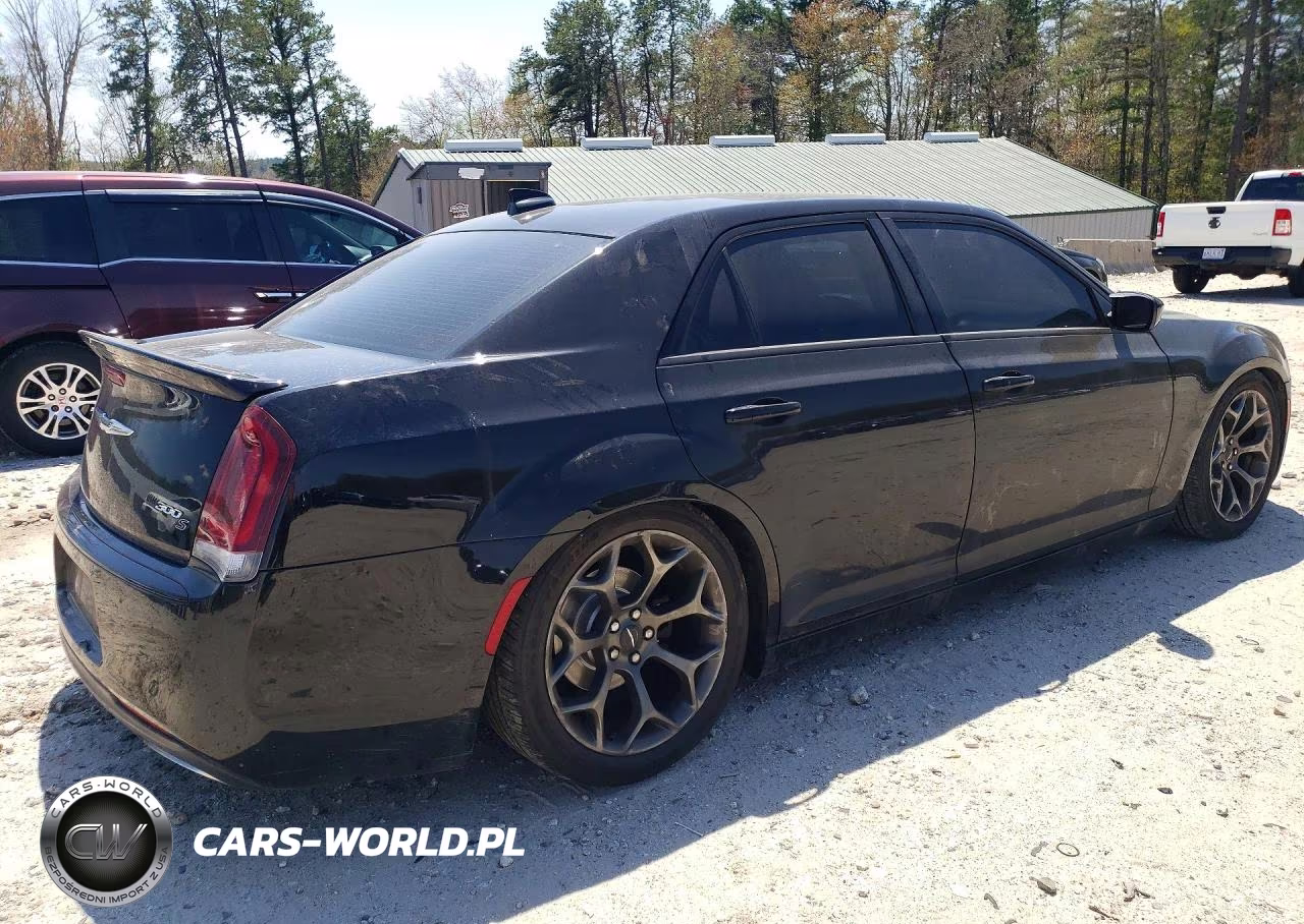 2016 Chrysler 300 S VIN:2C3CCABG7GH229886 - 3