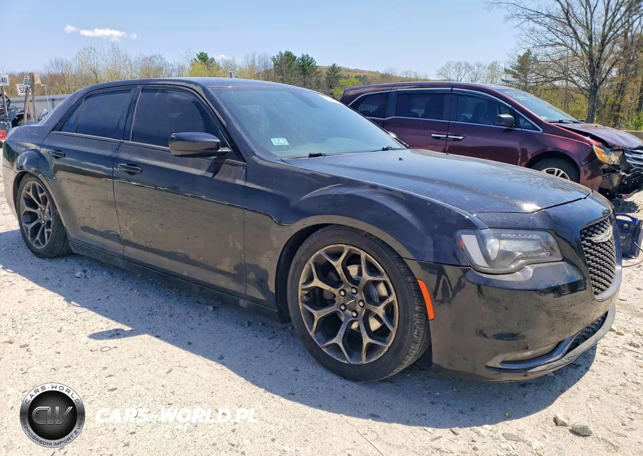 2016 Chrysler 300 S VIN:2C3CCABG7GH229886 - 4