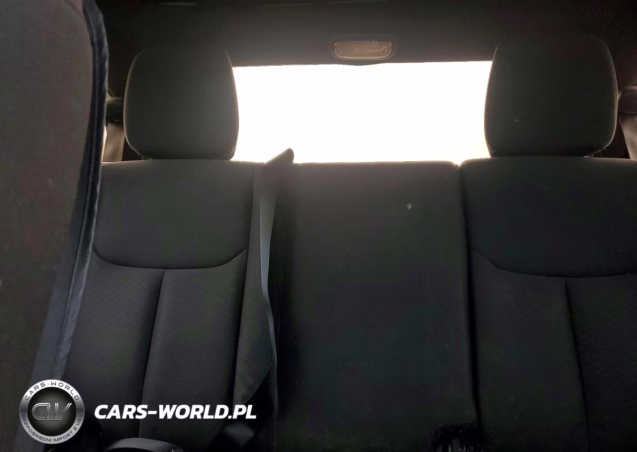2015 Jeep Wrangler Unlimited Sport VIN:1C4BJWDG7FL703134 - 10