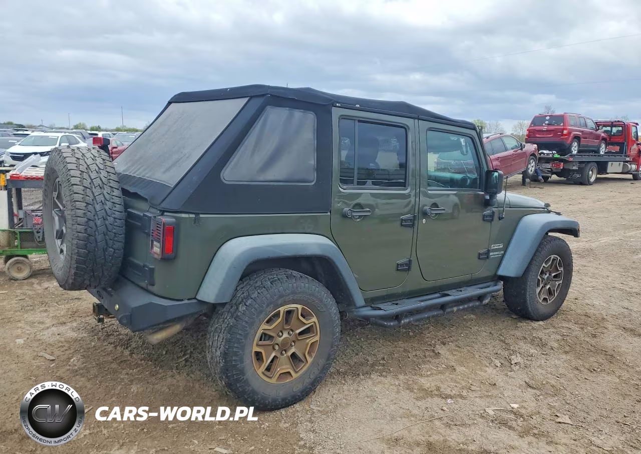 2015 Jeep Wrangler Unlimited Sport VIN:1C4BJWDG7FL703134 - 3