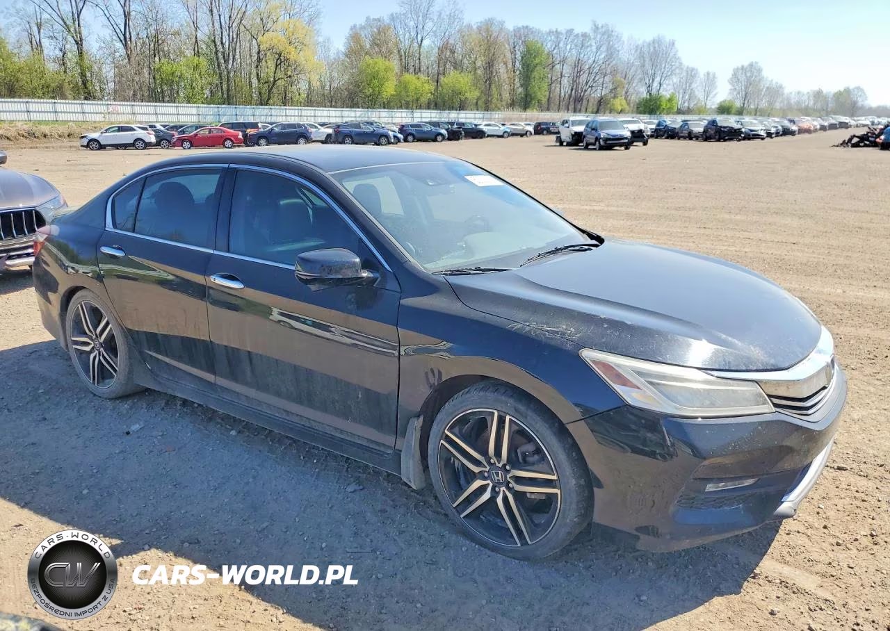 2017 Honda Accord Touring VIN:1HGCR3F91HA005032 - 4
