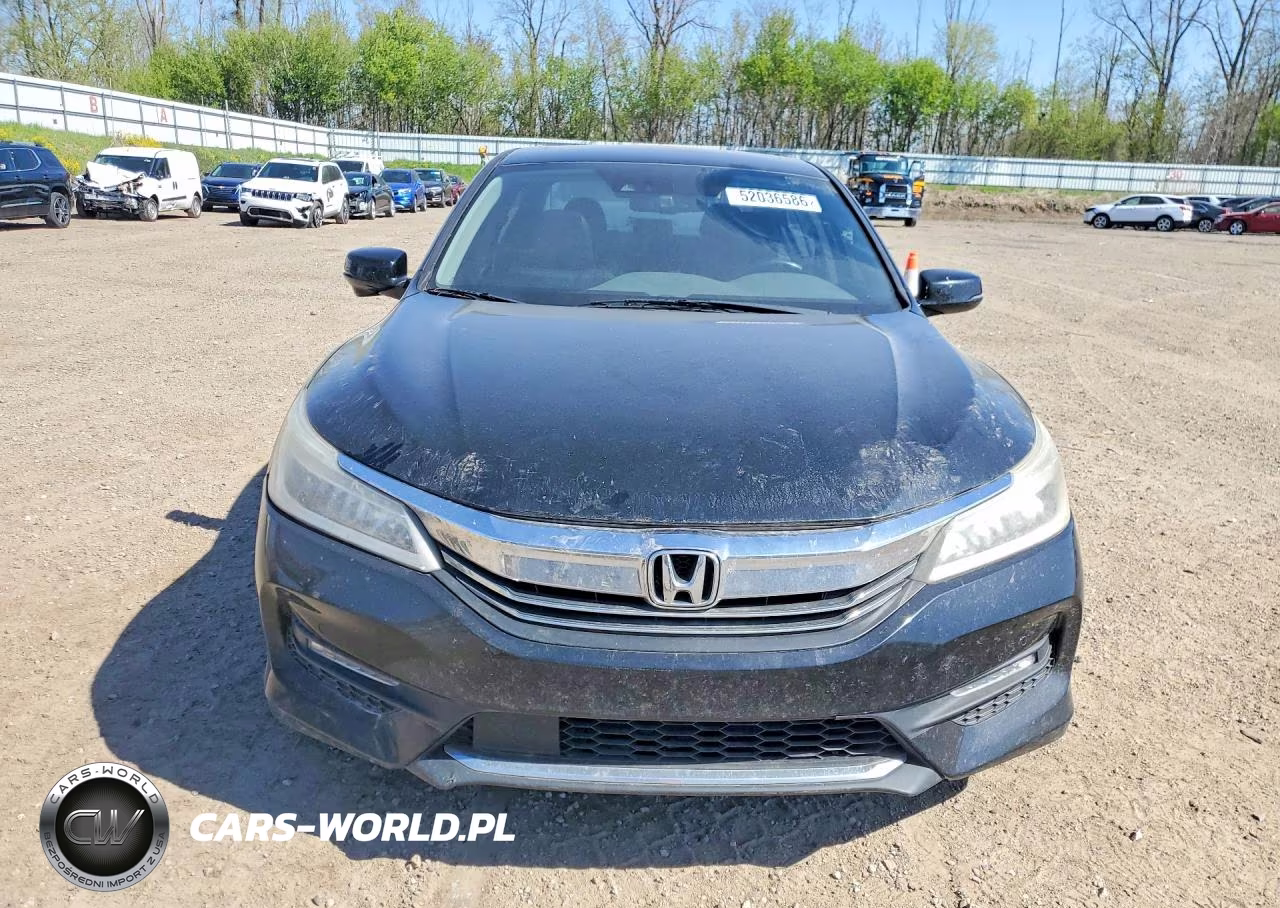 2017 Honda Accord Touring VIN:1HGCR3F91HA005032 - 5
