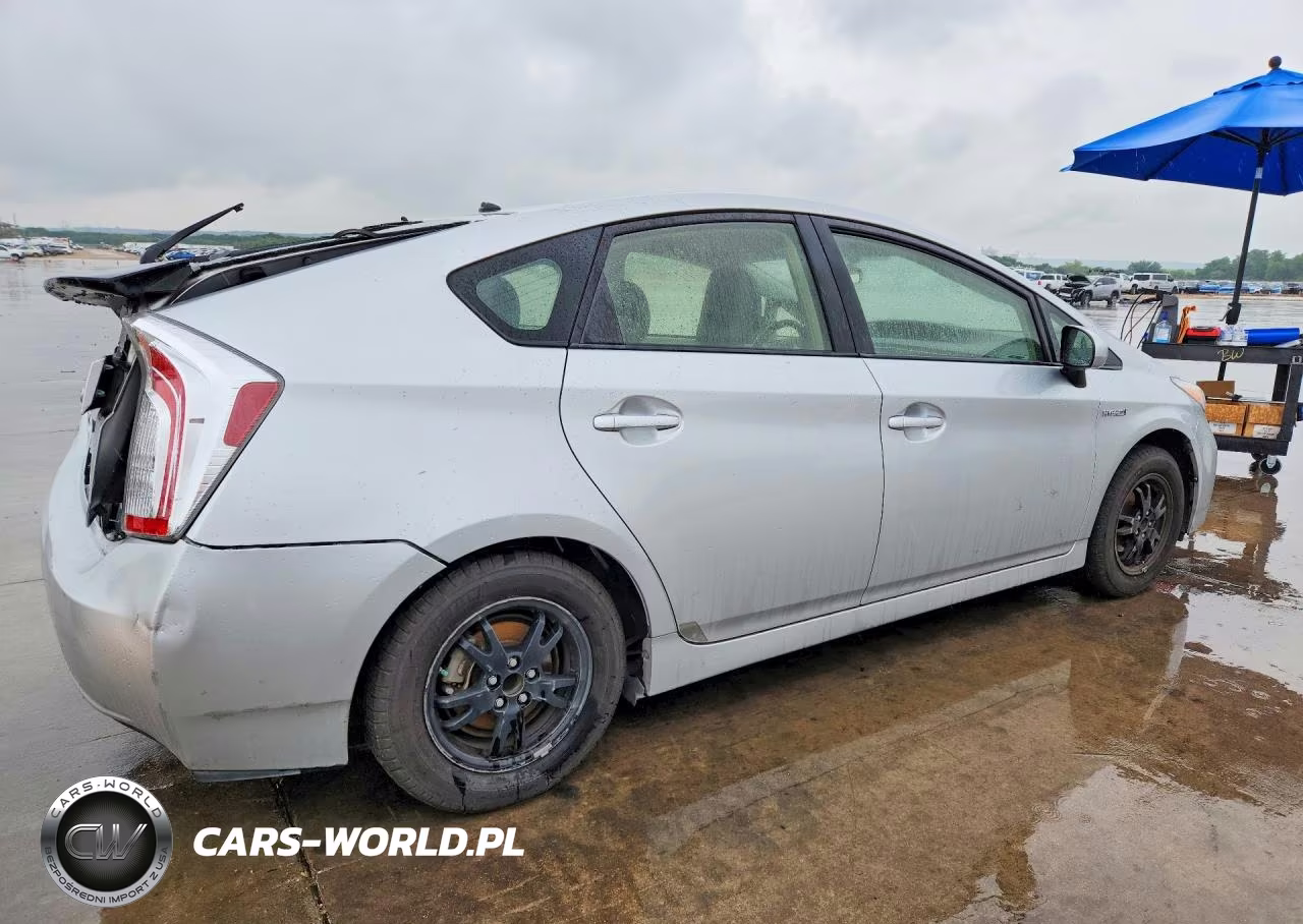2013 Toyota Prius VIN:JTDKN3DU2D5566887 - 3