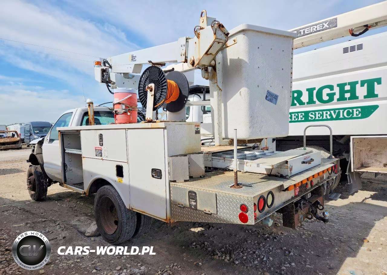 2013 Ford F450 Super Duty Bucket Truck VIN:1FDUF4GY0DEB00445 - 3