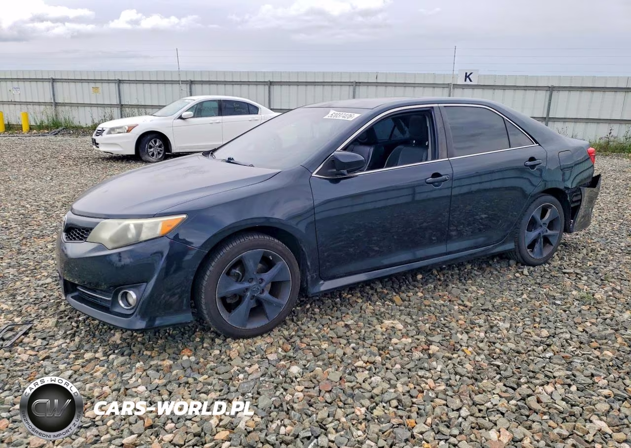 2014 Toyota Camry Se Sport – zdjęcie 1 z 12