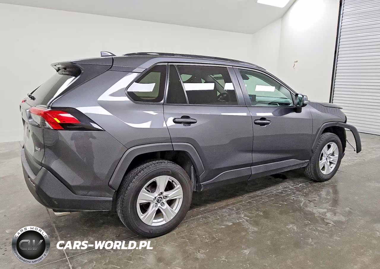2021 Toyota Rav4 Xle VIN:2T3W1RFV6MW118148 - 3
