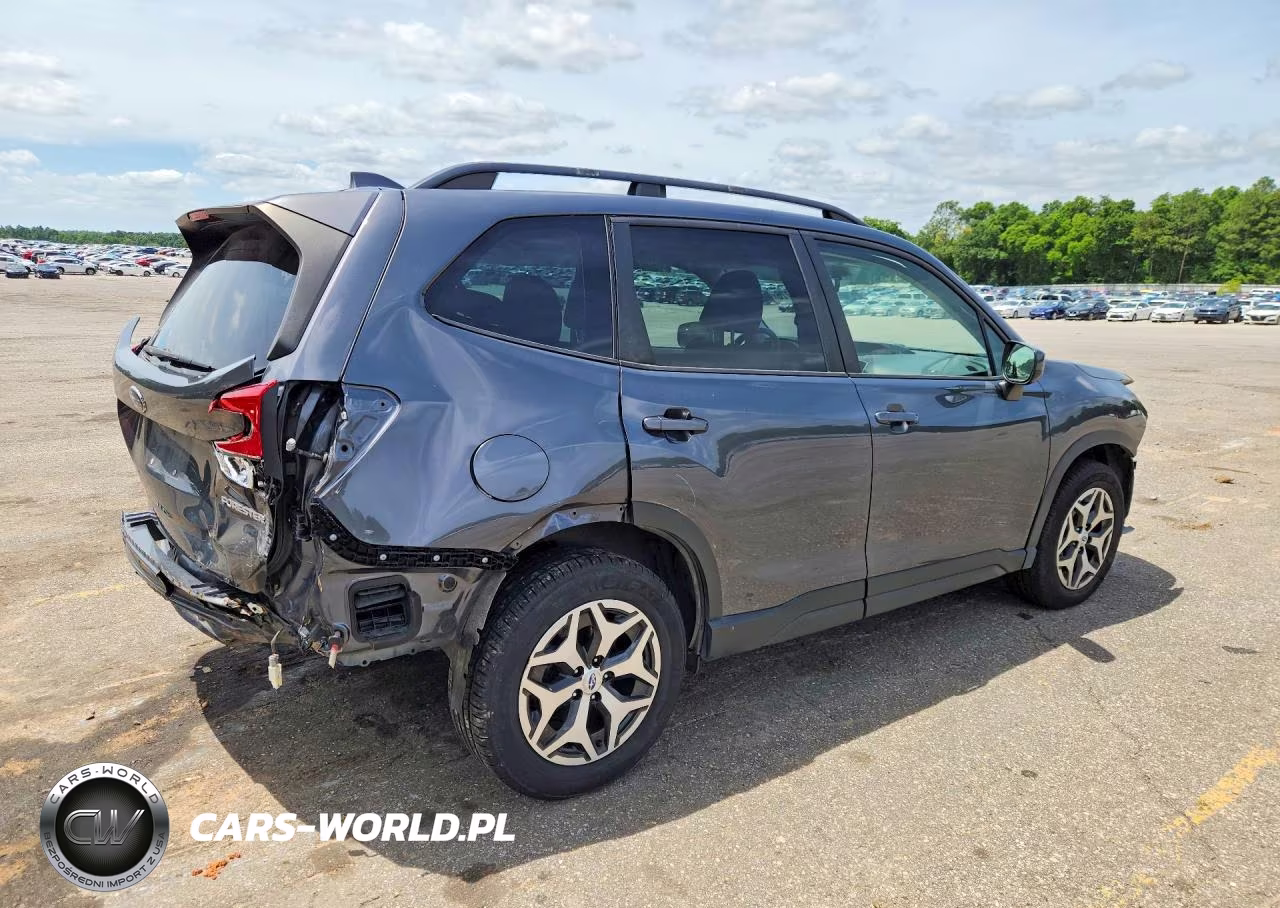2021 Subaru Forester Premium VIN:JF2SKAFC5MH565296 - 3
