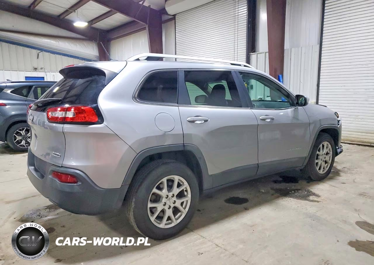 2014 Jeep Cherokee Latitude VIN:1C4PJMCB3EW164203 - 3