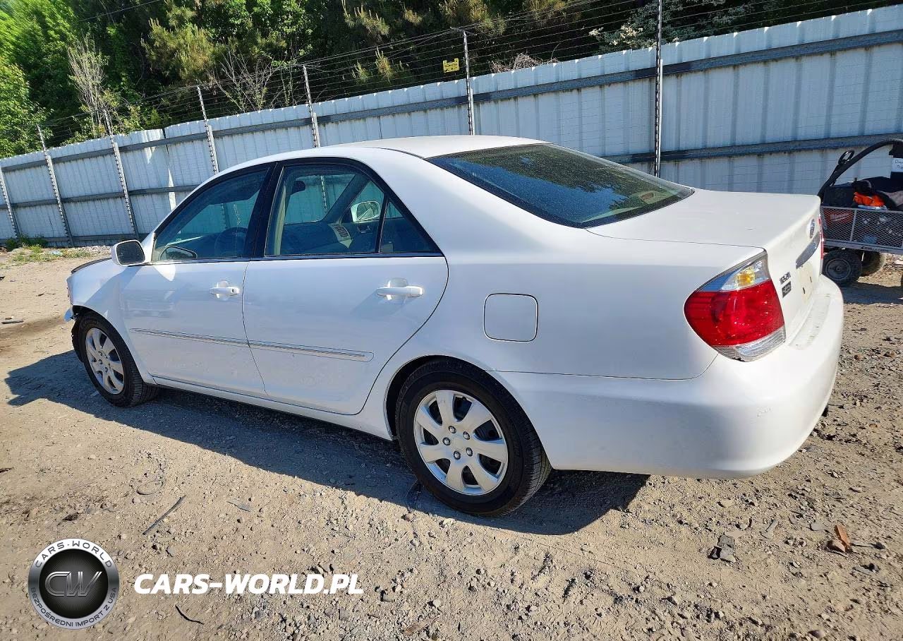 2005 Toyota Camry Xle VIN:4T1BE32K95U569015 - 2