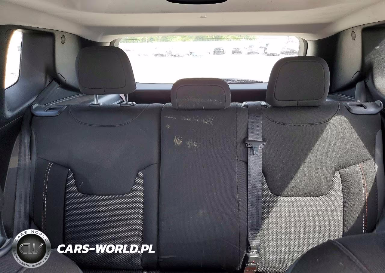 2016 Jeep Renegade Latitude VIN:ZACCJBBT0GPD68504 - 10