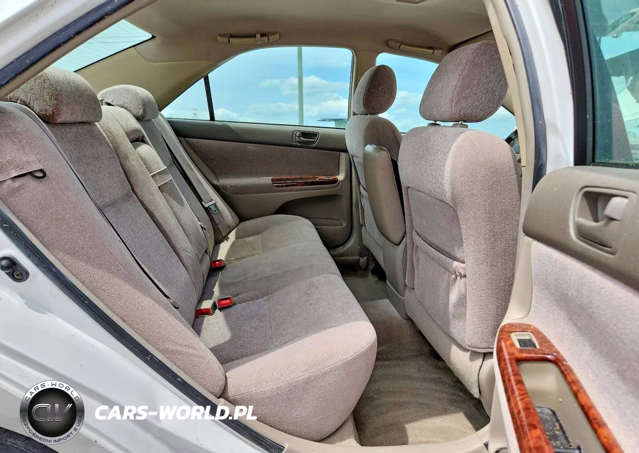 2004 Toyota Camry Le VIN:JTDBE32K640265165 - 10