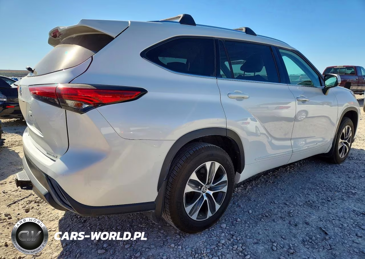 2021 Toyota Highlander Xle VIN:5TDHZRBH5MS551589 - 3