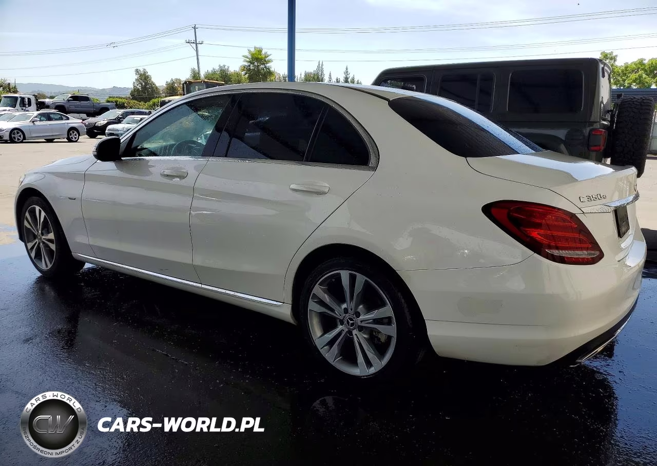 2018 Mercedes-Benz C 350E VIN:55SWF4HB2JU241422 - 2