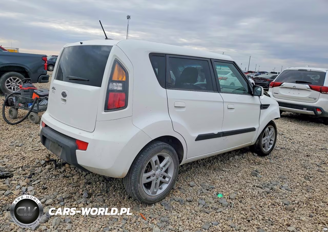 2010 Kia Soul +-!-Sport VIN:KNDJT2A2XA7070315 - 3