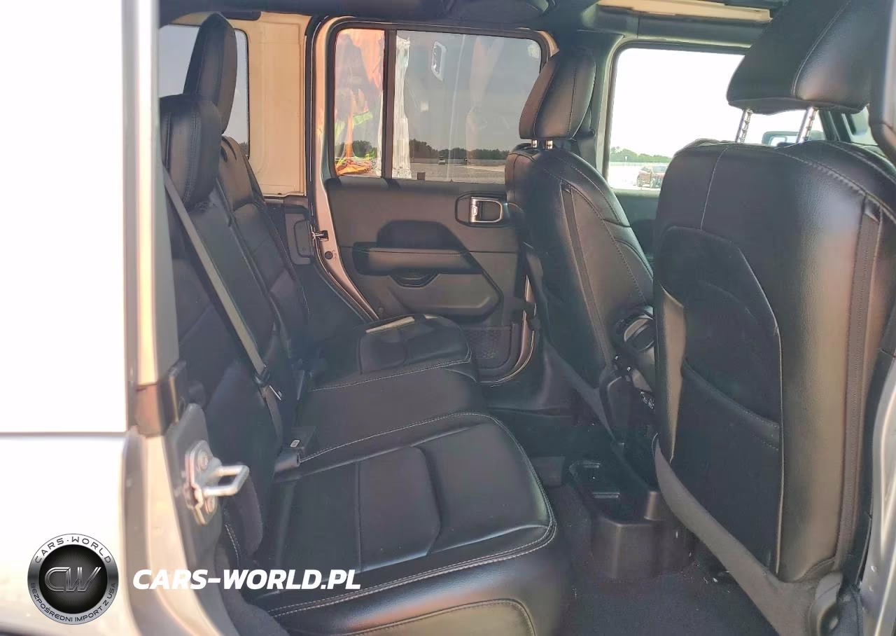 2021 Jeep Wrangler Unlimited Sahara 4X4 VIN:1C4HJXEG3MW511185 - 10