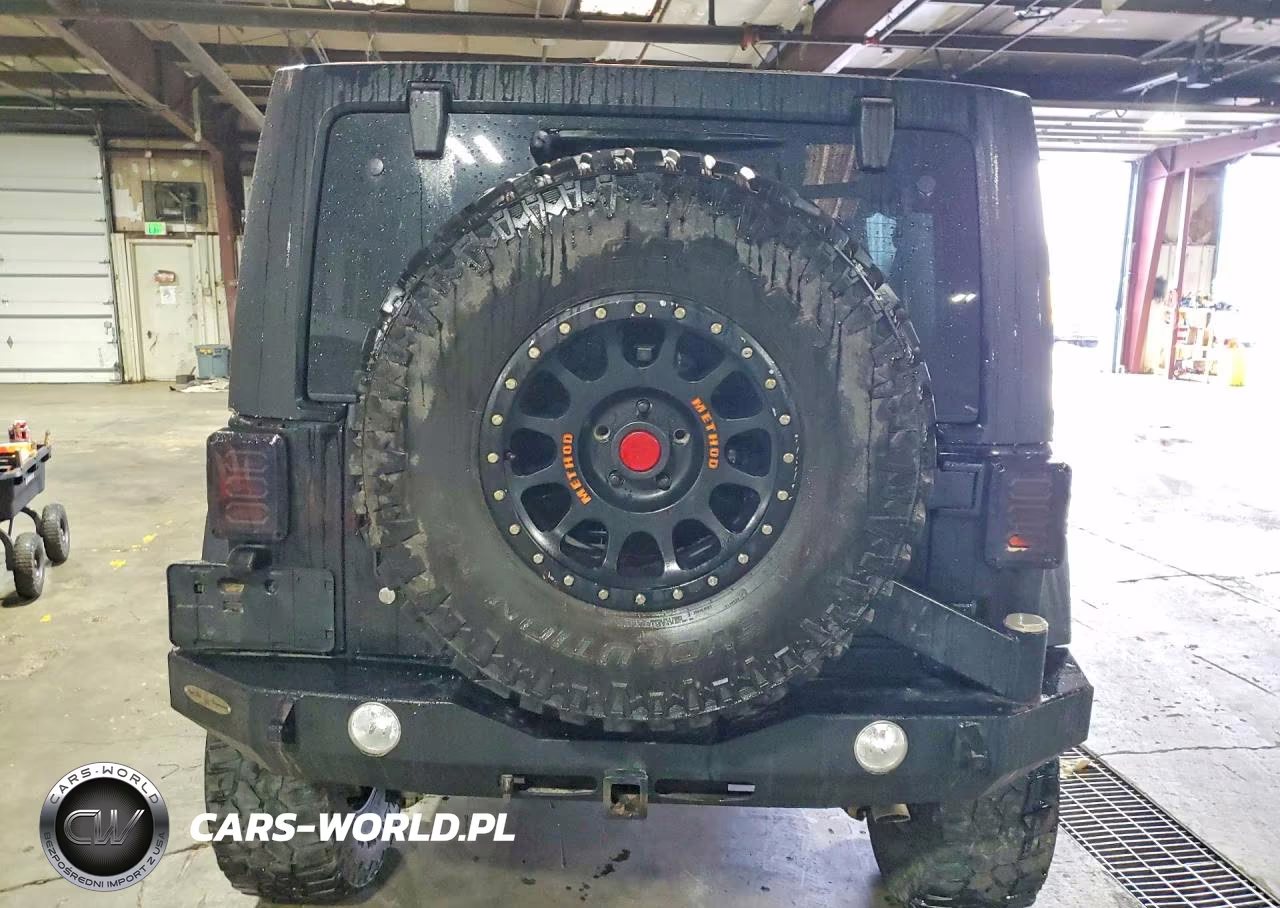 2015 Jeep Wrangler Unlimited Rubicon VIN:1C4BJWFGXFL730874 - 6