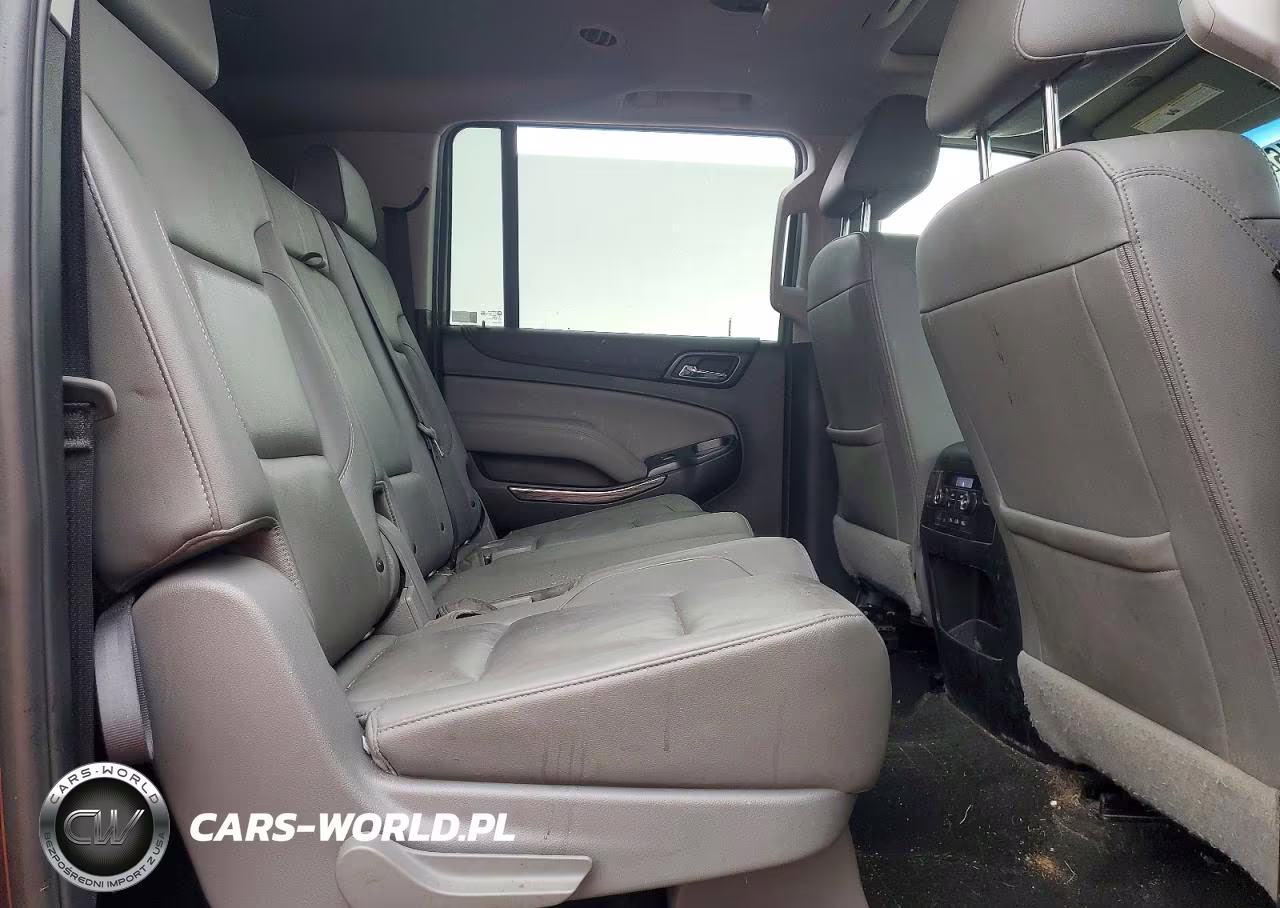 2018 Chevrolet Suburban 1500 Lt 4D VIN:1GNSKHKC7JR373761 - 11