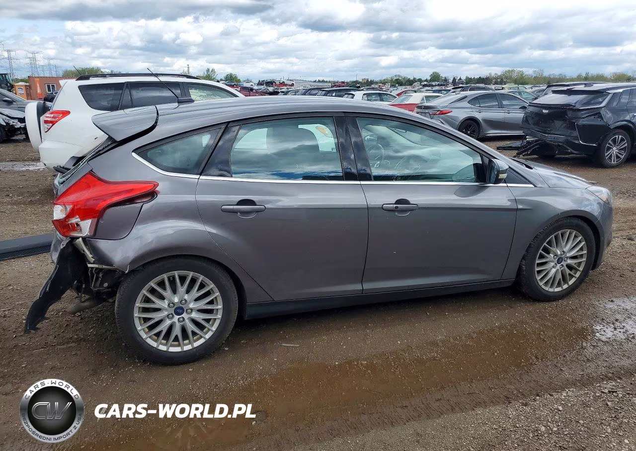 2014 Ford Focus Titanium VIN:1FADP3N24EL228894 - 3