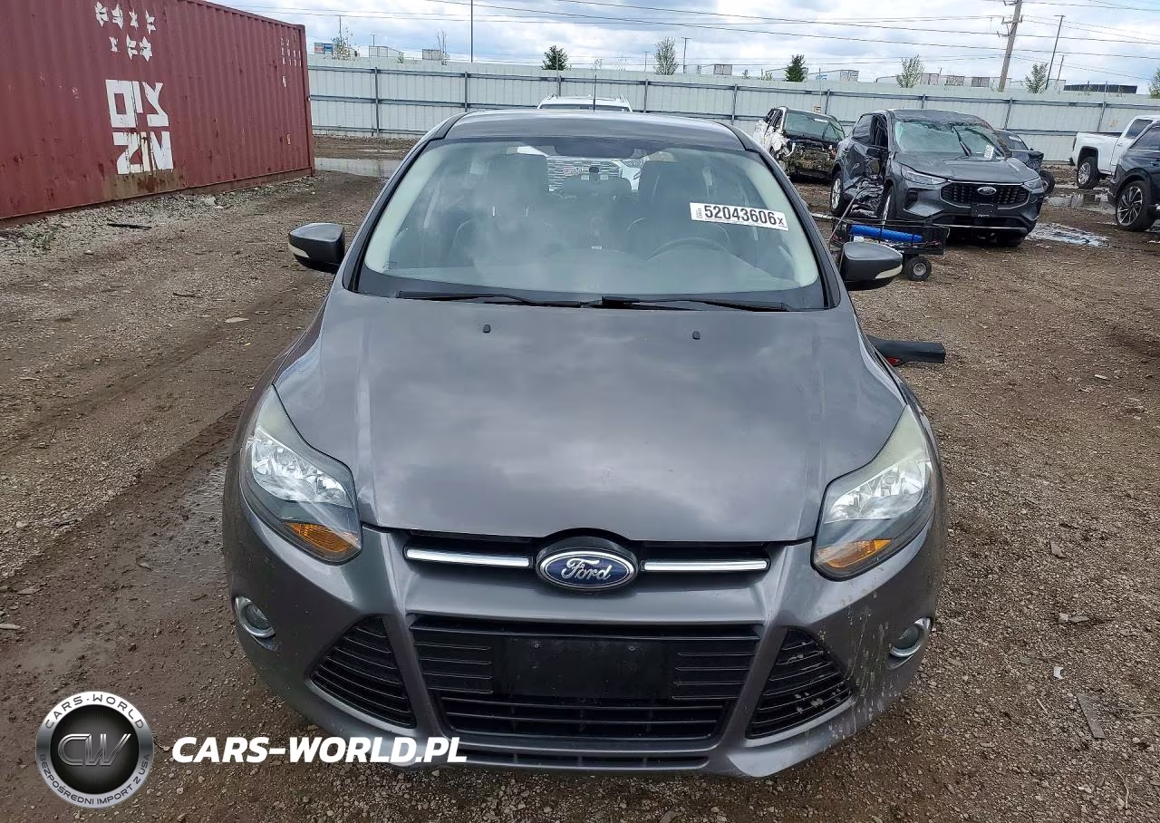 2014 Ford Focus Titanium VIN:1FADP3N24EL228894 - 5