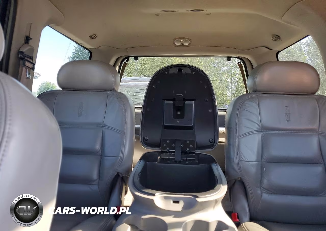 2001 Lincoln Navigator VIN:5LMFU28R71LJ11070 - 10