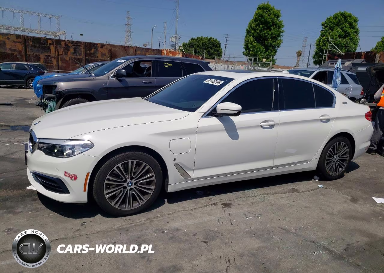 2019 BMW 530E