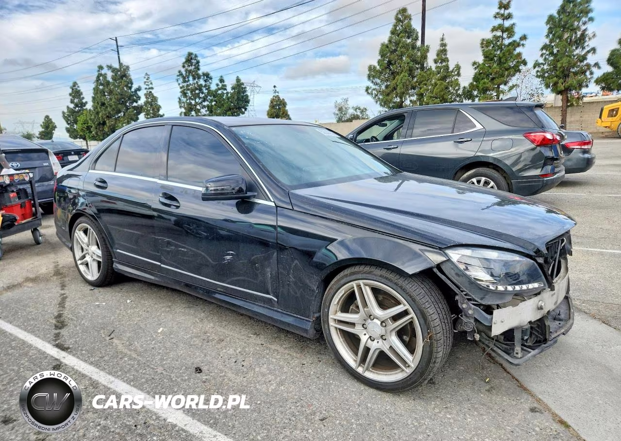 2010 Mercedes-Benz C 300 VIN:WDDGF5EB9AR094449 - 4
