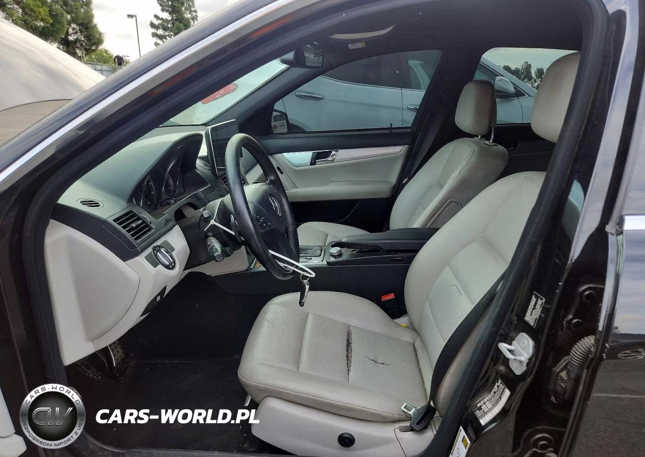 2010 Mercedes-Benz C 300 VIN:WDDGF5EB9AR094449 - 7