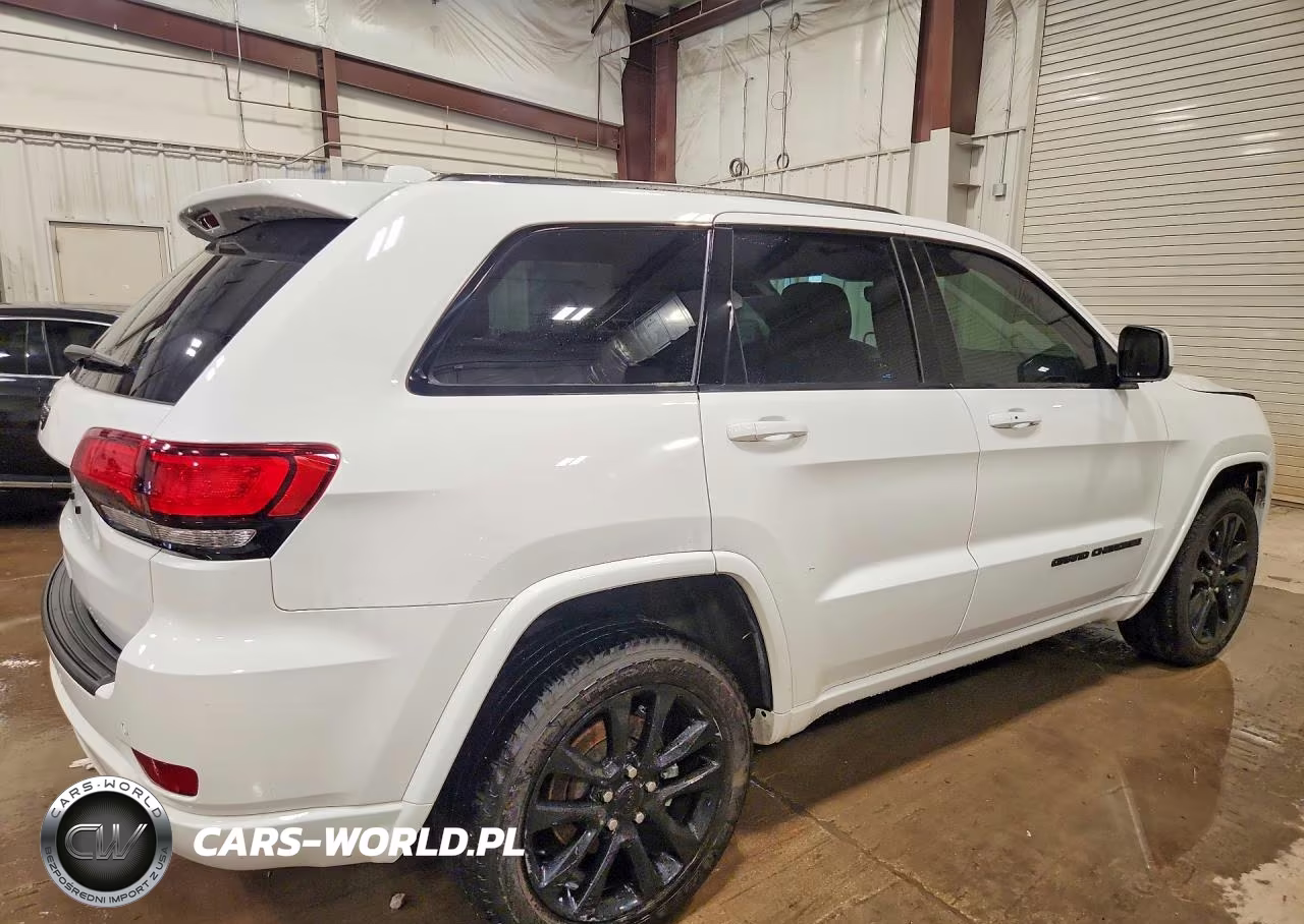 2021 Jeep Grand Cherokee Laredo VIN:1C4RJFAG8MC565569 - 3