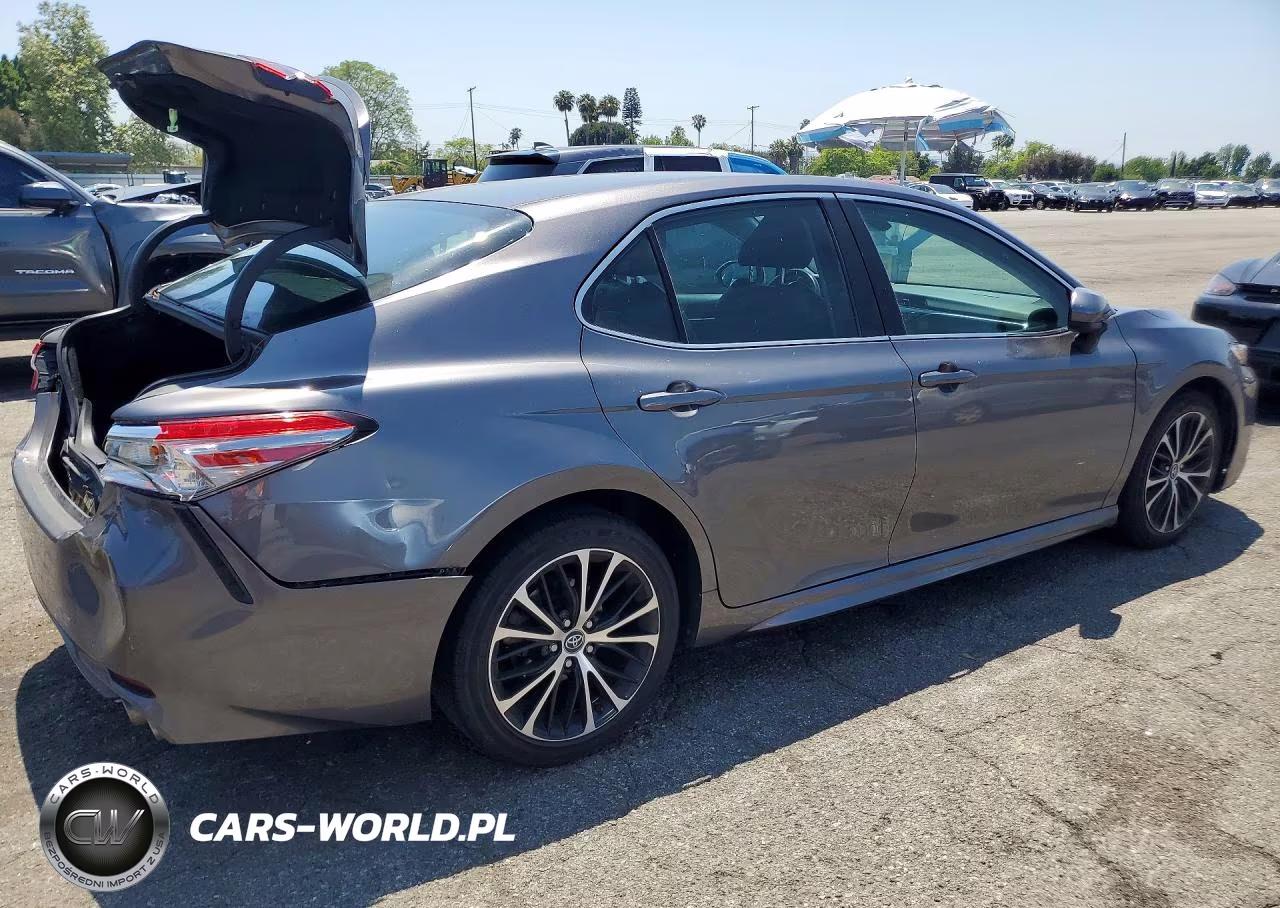 2018 Toyota Camry Se VIN:4T1B11HK2JU656806 - 3