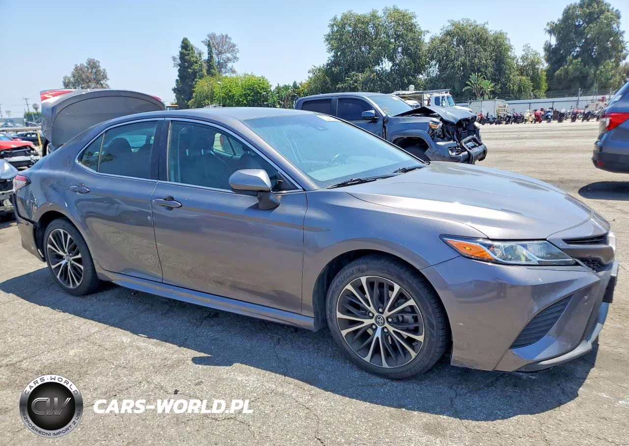 2018 Toyota Camry Se VIN:4T1B11HK2JU656806 - 4
