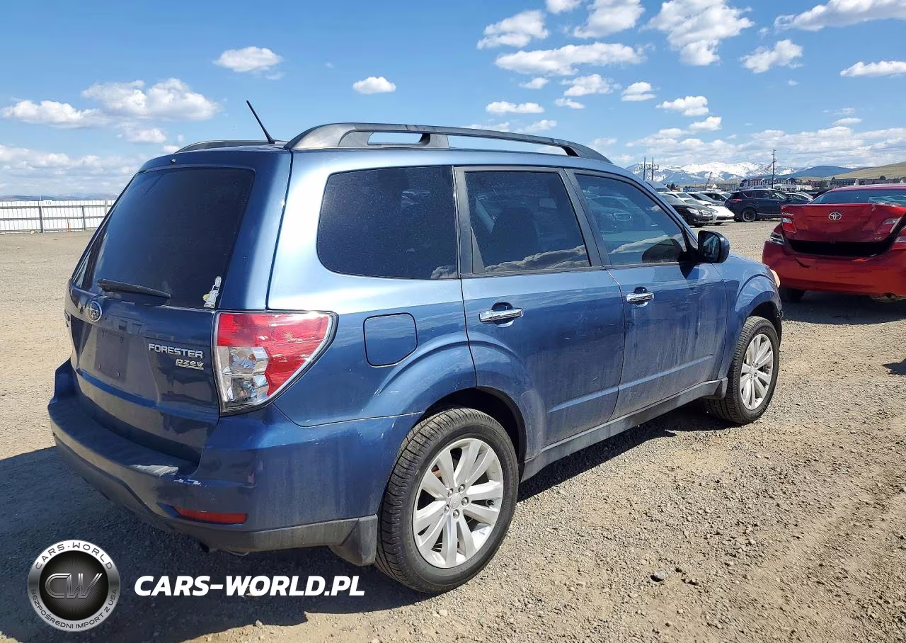 2013 Subaru Forester 2.5X Premium VIN:JF2SHADC9DH411935 - 3