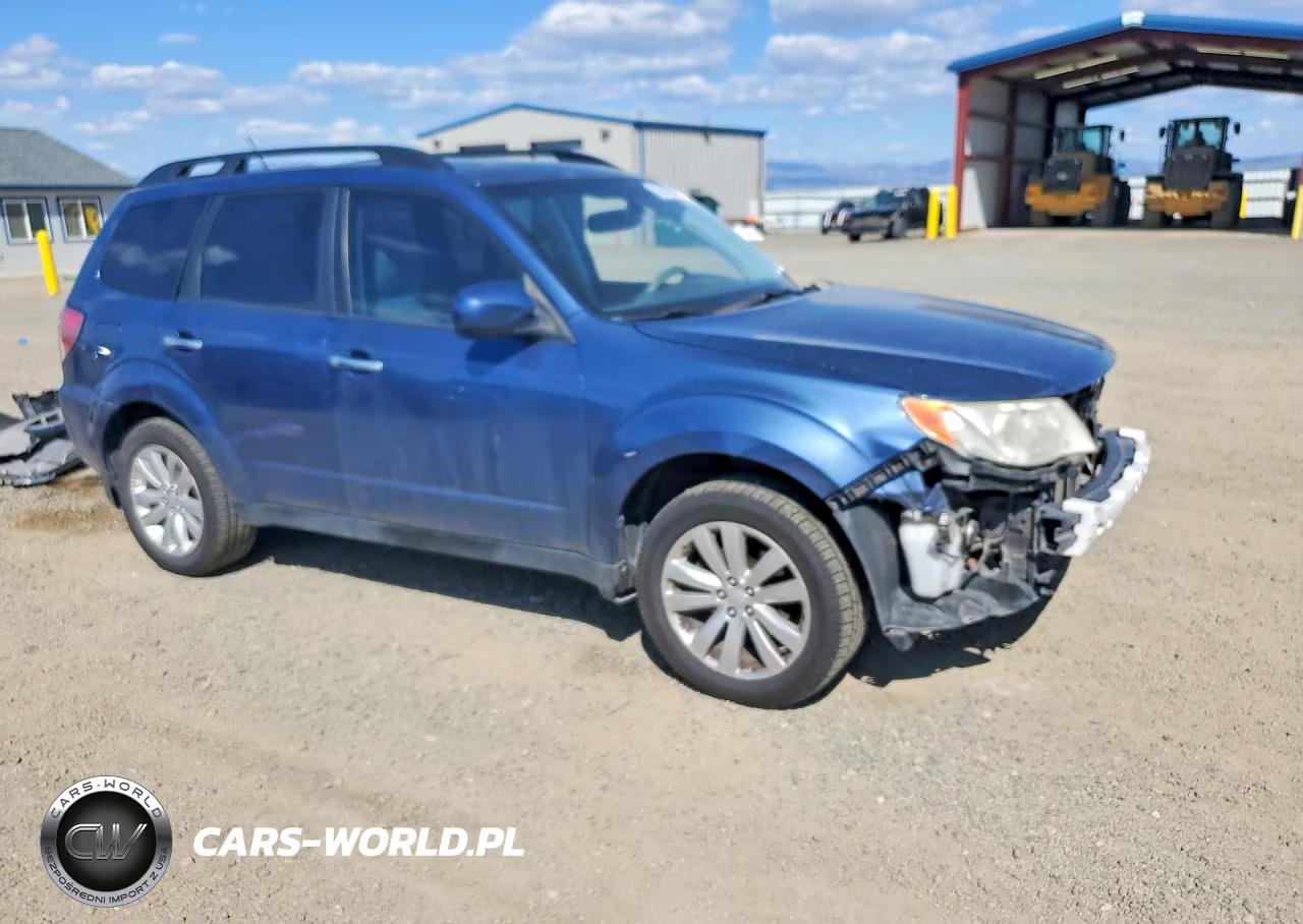 2013 Subaru Forester 2.5X Premium VIN:JF2SHADC9DH411935 - 4