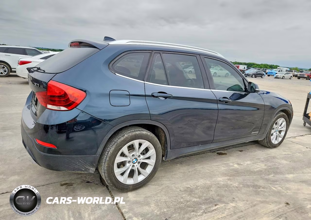 2014 BMW X1 xDrive28I VIN:WBAVL1C57EVY17810 - 3