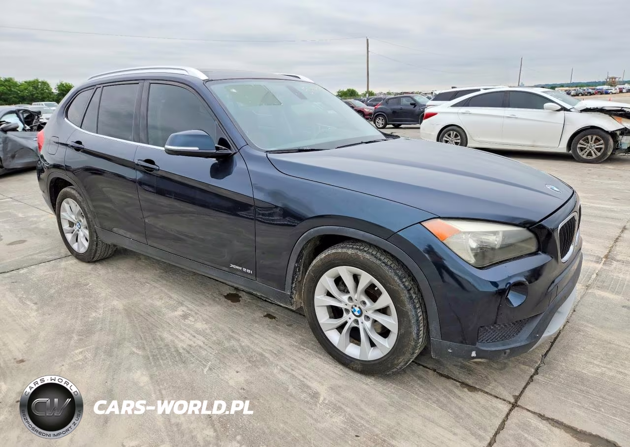 2014 BMW X1 xDrive28I VIN:WBAVL1C57EVY17810 - 4