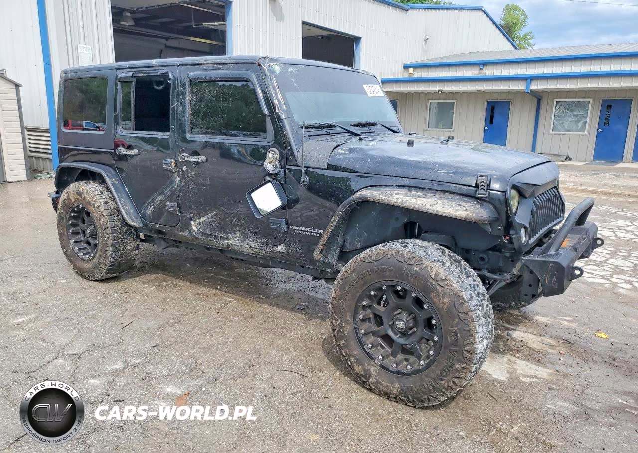 2014 Jeep Wrangler Unlimited Sport VIN:1C4BJWDG7EL158244 - 4
