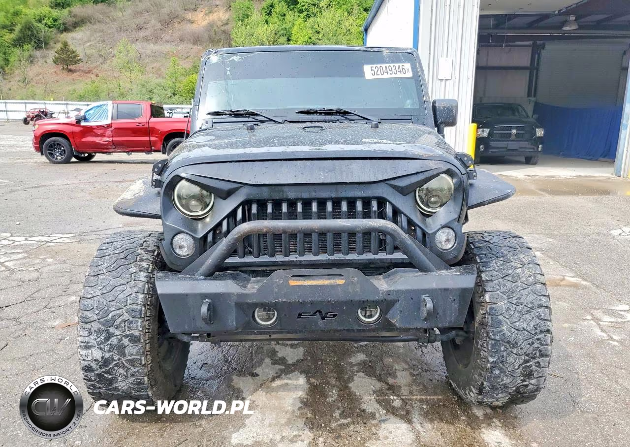 2014 Jeep Wrangler Unlimited Sport VIN:1C4BJWDG7EL158244 - 5